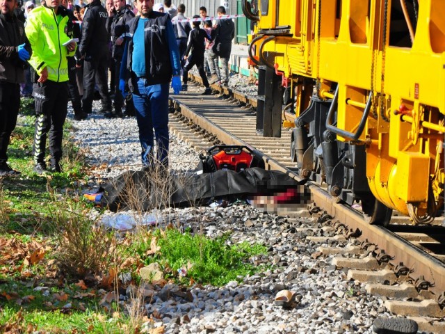 TREN YOLUNDA FECİ ÖLÜM