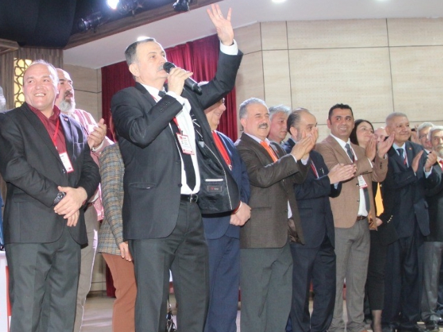 CHP'DE BALABAN YENİDEN BAŞKAN