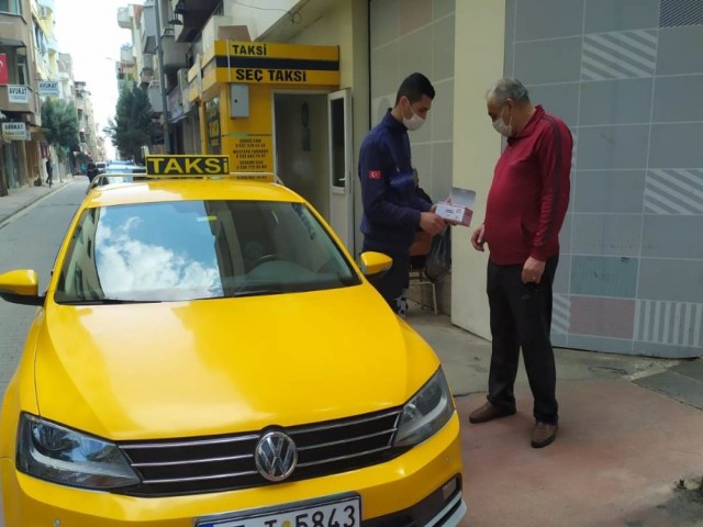 TAKSİ ŞOFÖRLERİNE MASKE DAĞITILDI