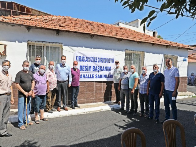 BAŞKAN DUTLULU'YA PANKARTLI TEŞEKKÜR