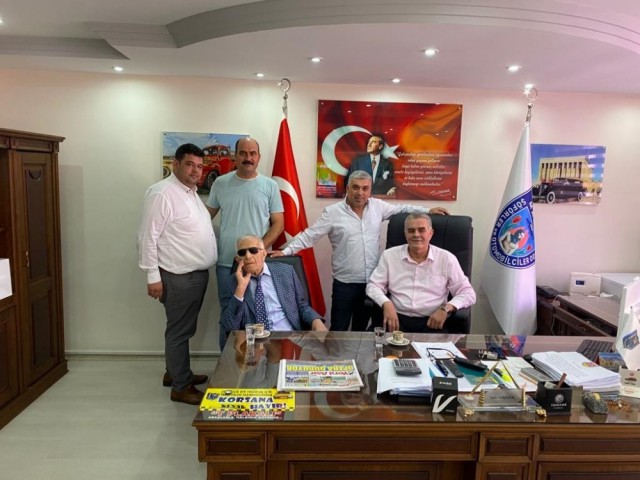 HAYIRSEVER İŞ ADAMINA PLAKET