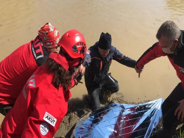 YAŞLI ADAM GEDİZ NEHRİ'NDE ÖLÜ BULUNDU