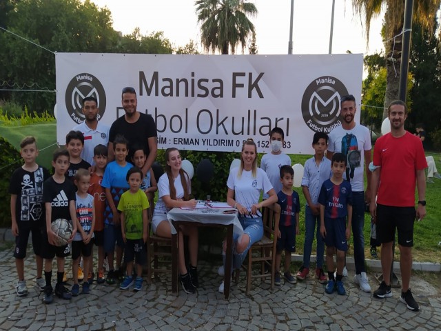 MANİSA FK İZMİR FUTBOL OKULU AÇILDI