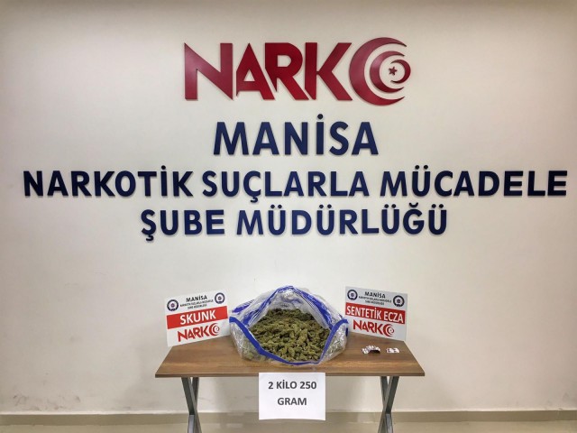 KAÇAN ARAÇTAN UYUŞTURUCU ÇIKTI