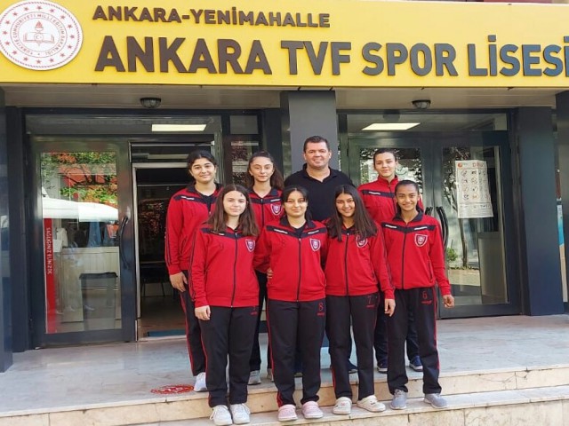 VOLEYBOL LİSESİ'NE 7 ÖĞRENCİ