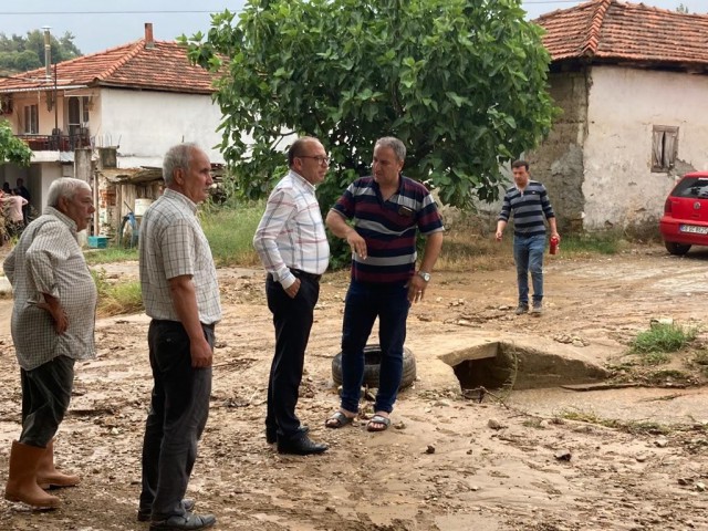 BAŞKAN AKIN YAĞIŞTAN ETKİLENEN MAHALLEDE