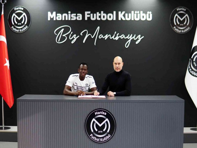 Manisa FK, Mamadou Cissokho ile profesyonel sözleşme imzaladı