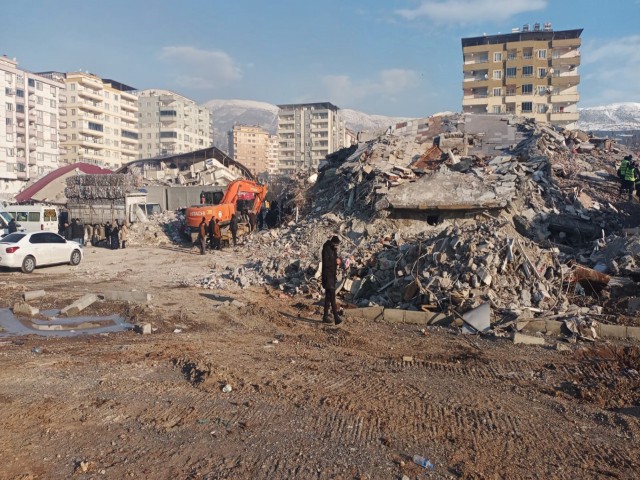 MASKİ EKİPLERİ DEPREM BÖLGESİNDE