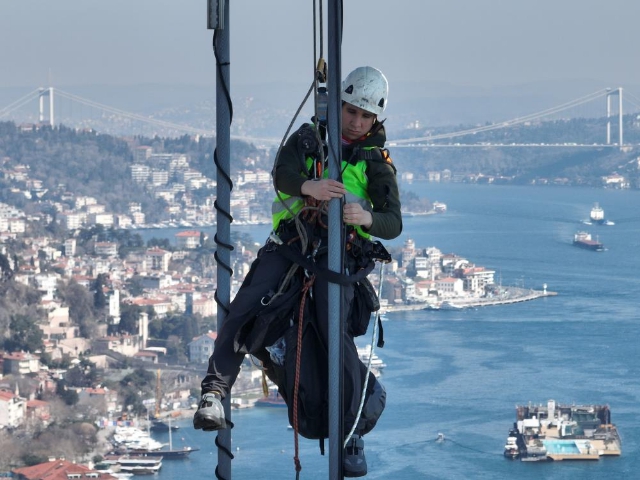 İKİ KITA ARASINDA NEFES KESEN ÇALIŞMA