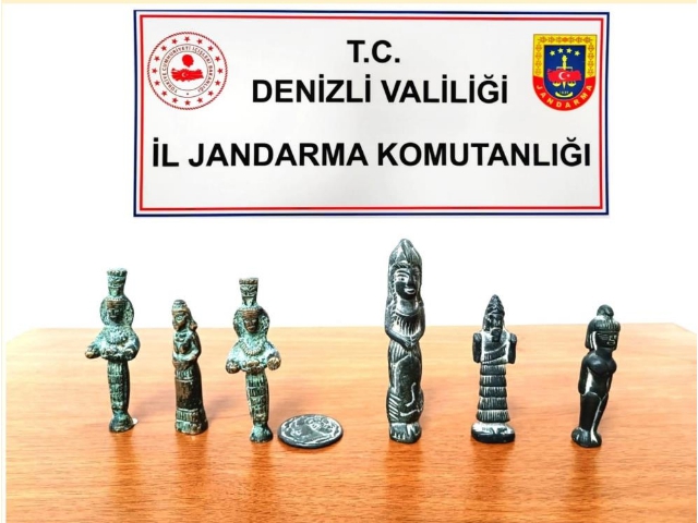 TARİHİ ESER KAÇAKÇILARI YAKALANDI