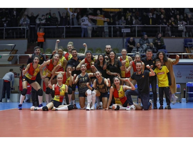 VOLEYBOLDA İZMİR DERBİSİ