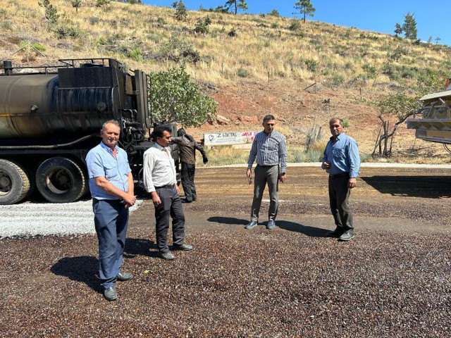 AKHİSAR 'DA 25 KİLOMETRELİK YOL ÇALIŞMASI BAŞLADI