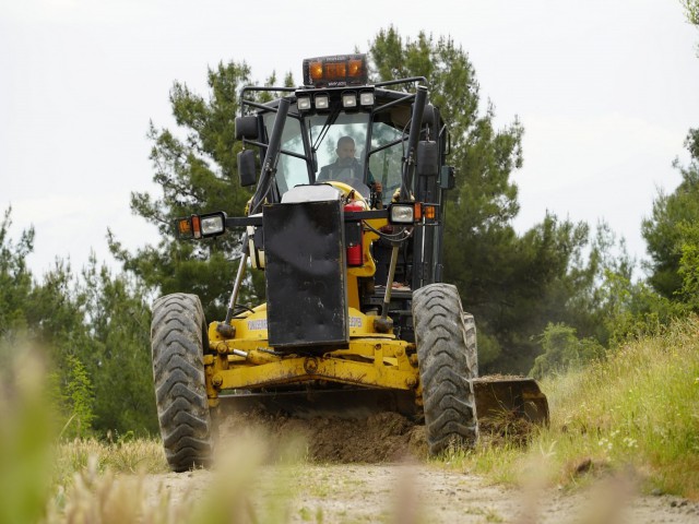 YUNUSEMRE'DEN YAĞCILAR'DA OVA YOLU ÇALIŞMASI