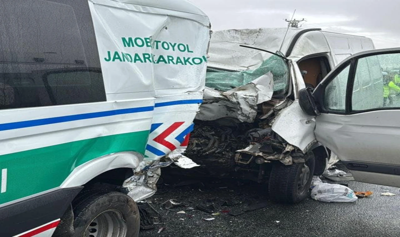 Aksaray’da Trafik Kazası: 2 Asker Şehit, 1 Sivil Hayatını Kaybetti