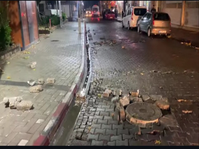 Turgutlu’da Sağanak Yağış Sonrası Yollar Çöktü!