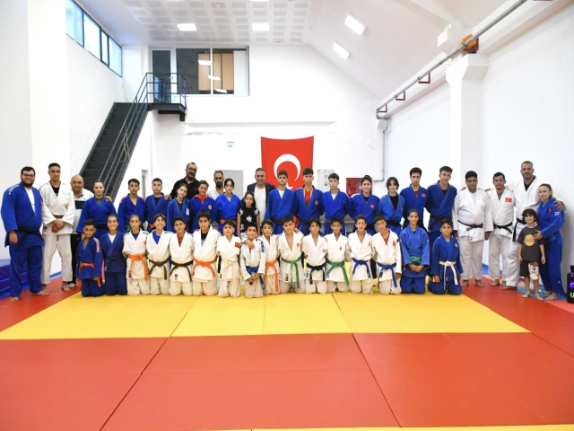 YUNUSEMRELİ JUDOCULAR TÜRKİYE'NİN ZİRVESİNDE