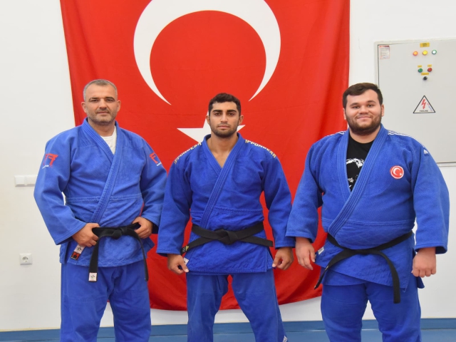 YUNUSEMRE'NİN GURURU ENES PINAR, BALKAN ŞAMPİYONASI'NDA MADALYA HEDEFLİYOR