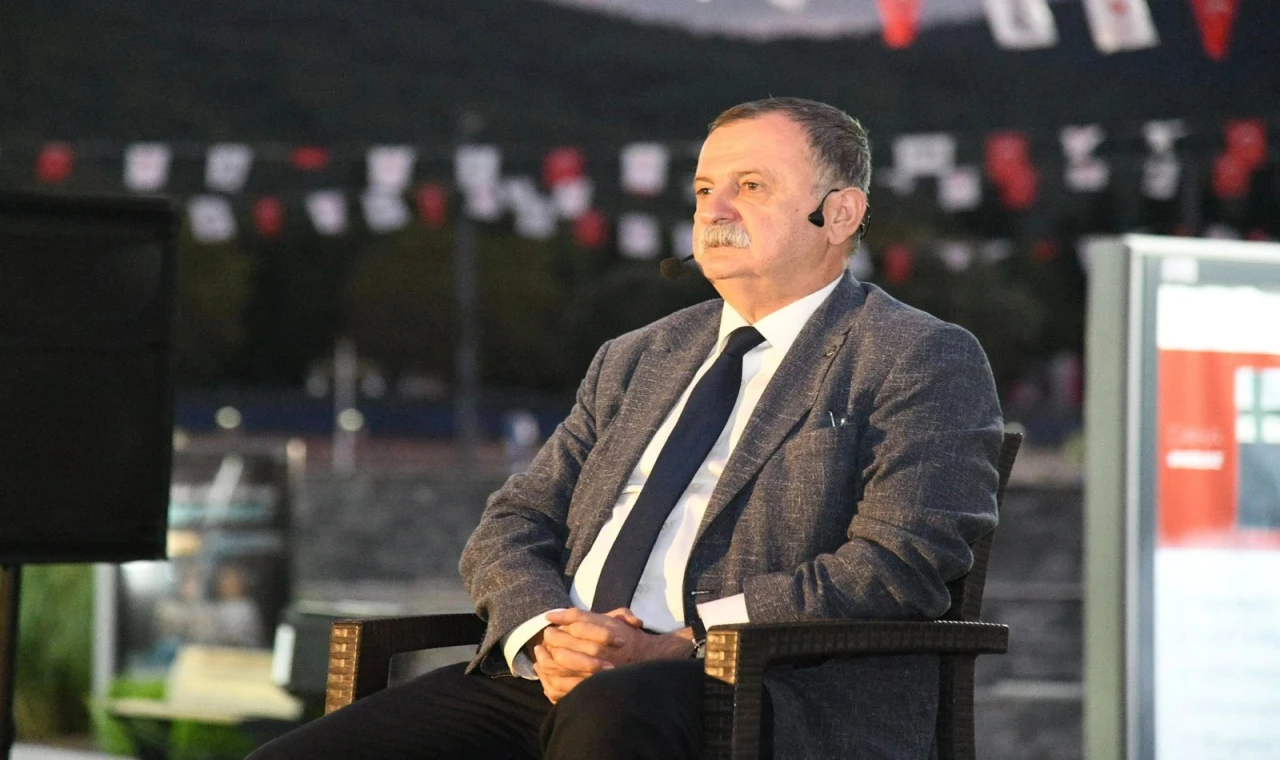 BAŞKAN BALABAN GENÇLERE SESLENDİ:   ‘HEDEFE ULAŞMAK İÇİN EMEKLE ÇALIŞIN’