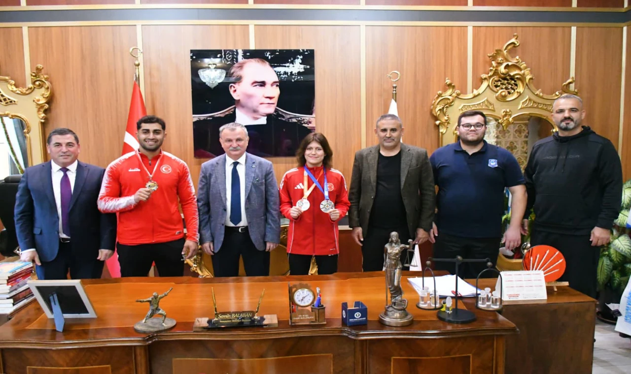 BAŞKAN BALABAN MİLLİ JUDOCULARI KUTLADI