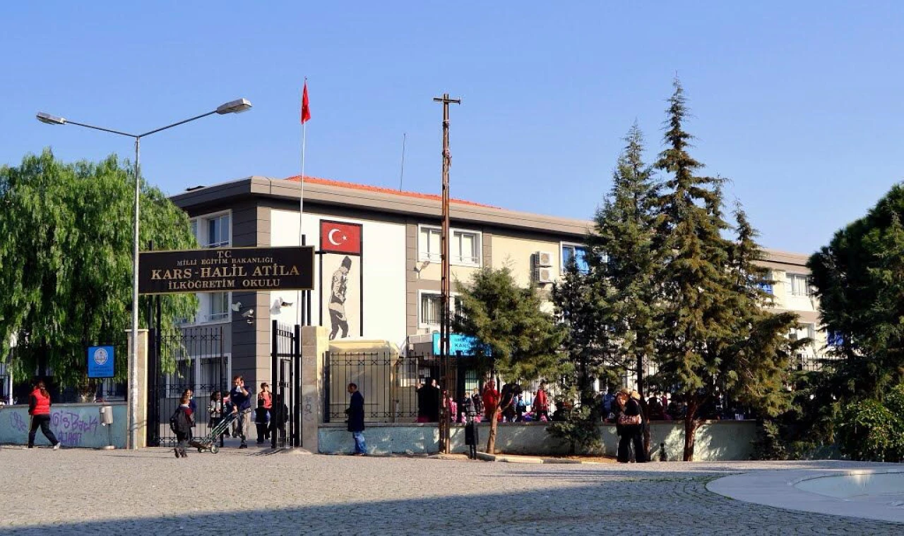 Bornova’da Eğitime Engel: Ömer Eşki 18 Aydır Okula İnşaat Ruhsatını Vermiyor!