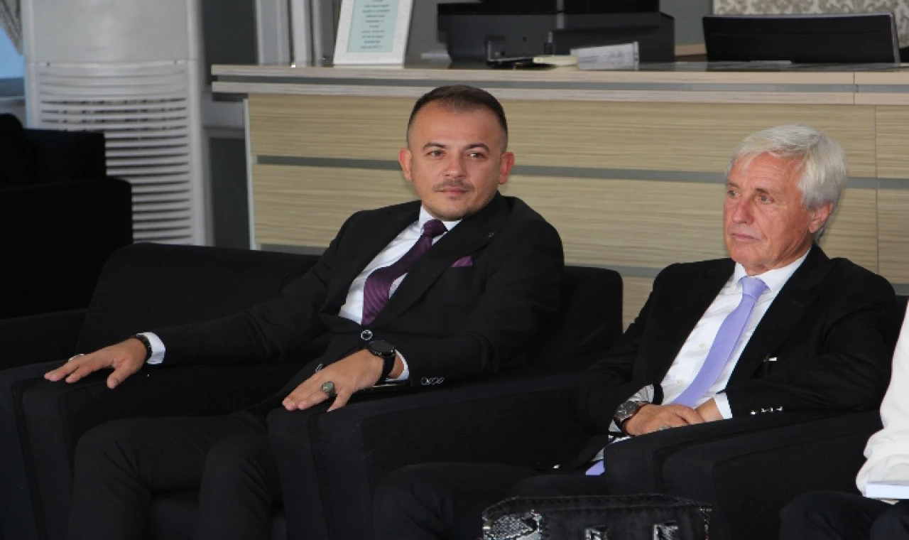 DGGYD Başkanı İlker Kara Hür Düşünce Hareketi’nin Ekim Ayı Toplantısına Katıldı!