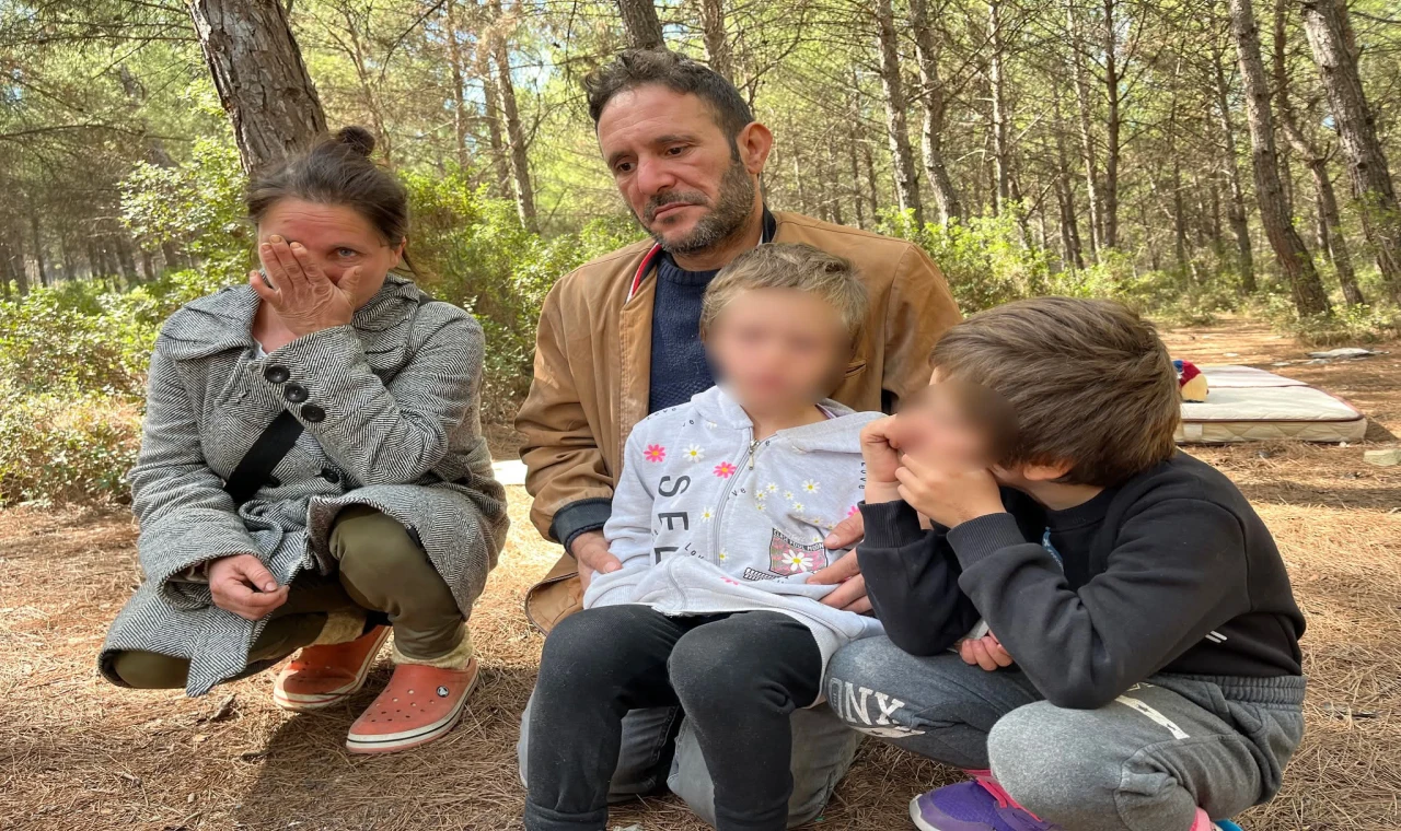 Evden Atılan Aile Ormanda Yaşıyor: “Çocuklarımız Üşüyor!”