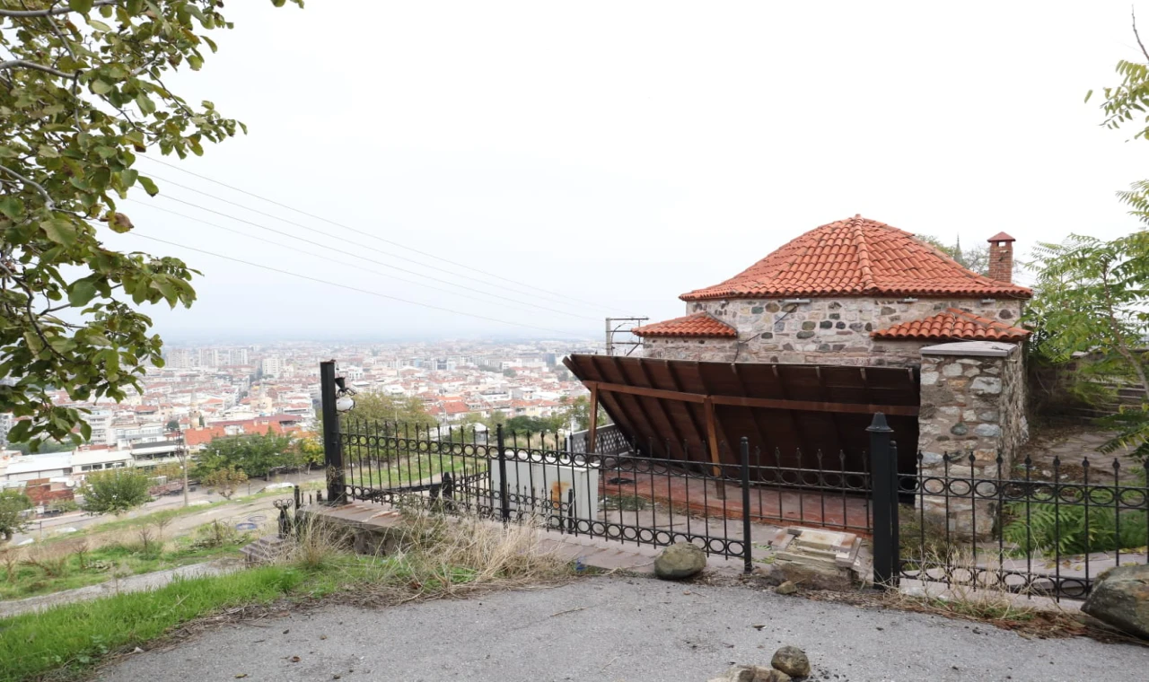 Manisa'da 700 Yıllık Darphane Binası Kaderine Terk Edildi