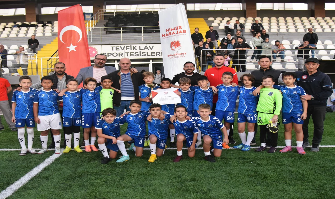 MİNİK KRAMPONLAR CUMHURİYET İÇİN TER DÖKTÜ