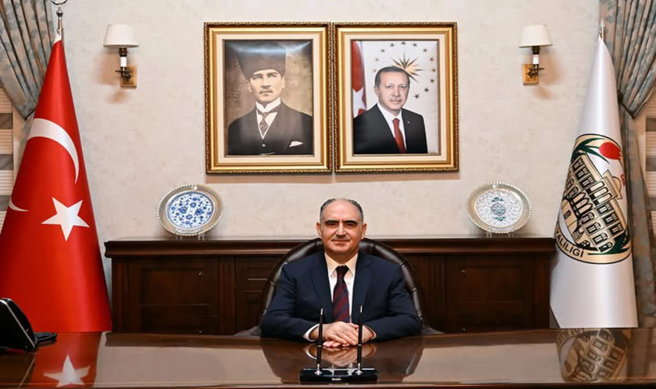 Vali Özkan, Atatürk'ün Manisa'ya Gelişinin 100. yılını Kutladı
