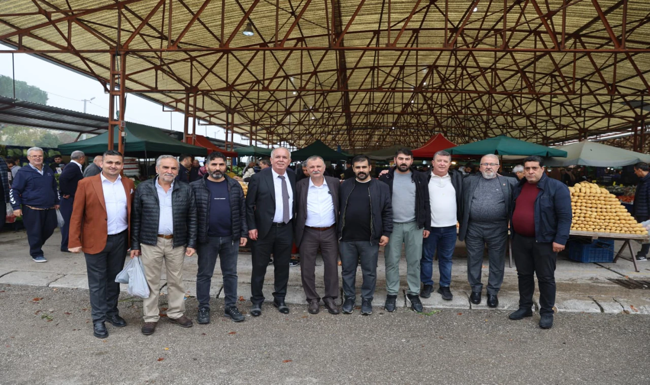 BAŞKAN BALABAN LALELİ’DE PAZARCILARLA BULUŞTU