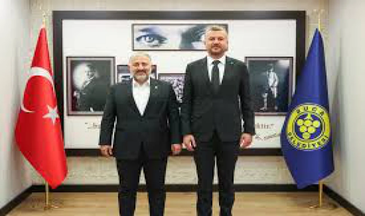 Buca Belediyesi'nde CHP ilçe başkanından Çift Maaş ve Eş-Dost Kıyağı!