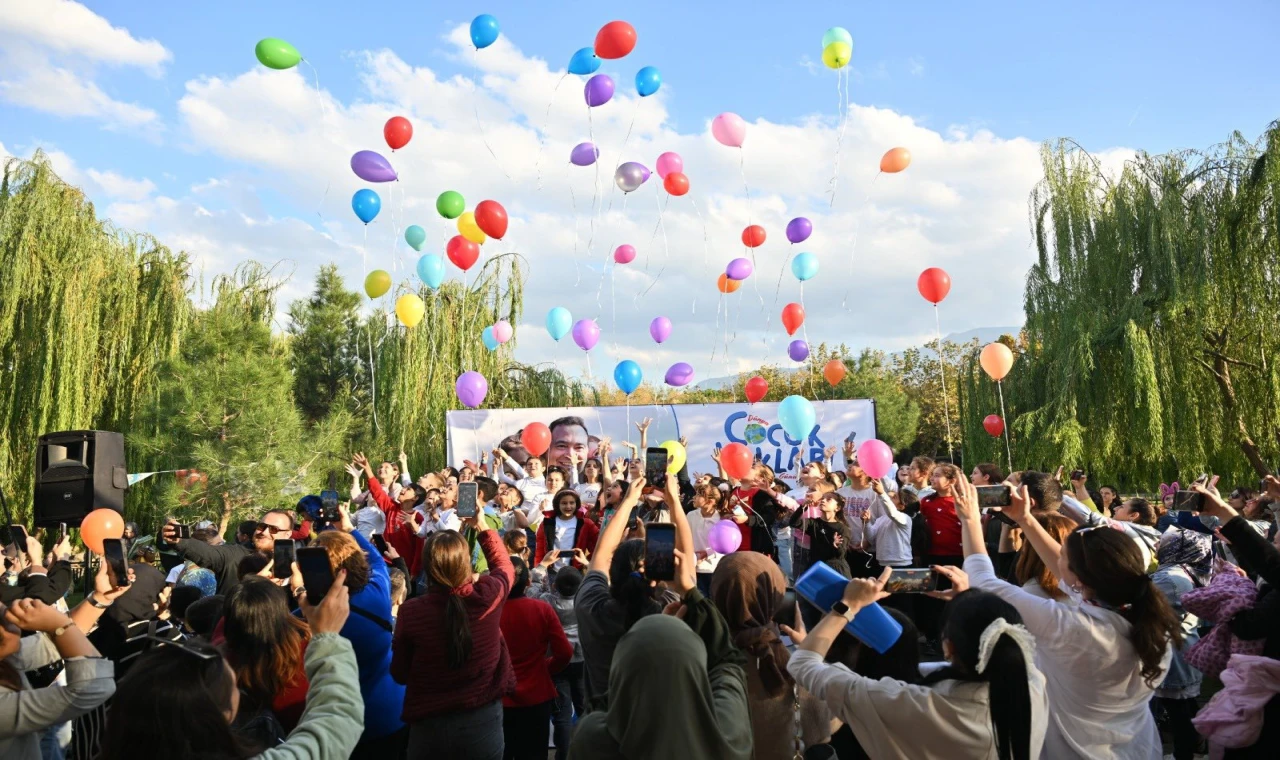 Çocuk Hakları Etkinliği Manisa’da Renkli Görüntülere Sahne Oldu