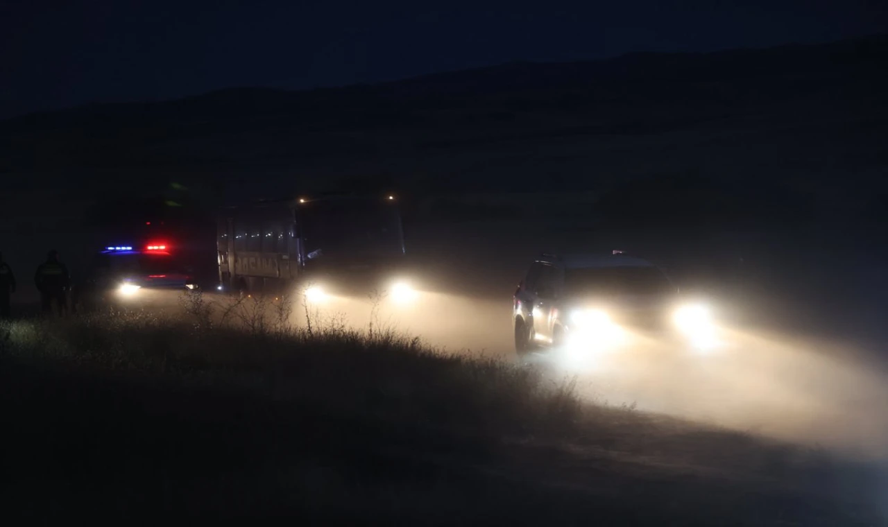 Gürcistan’daki uçak kazasında bir asker için arama çalışmaları sürüyor