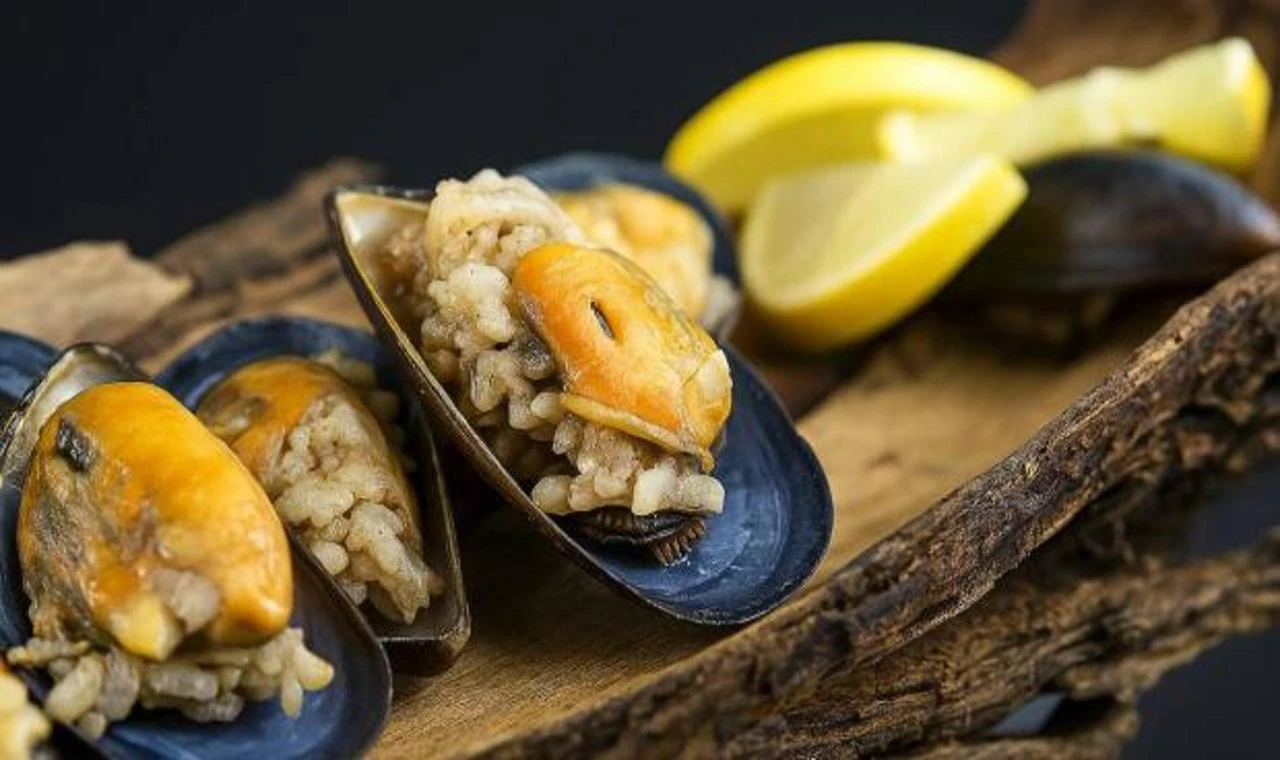 İzmir’de Kaçak 27 Ton Midye Ele Geçirildi