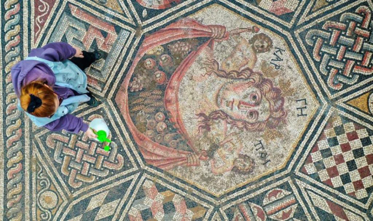 İznik’te 3. yüzyıla ait taban mozaiği gün yüzüne çıkarıldı