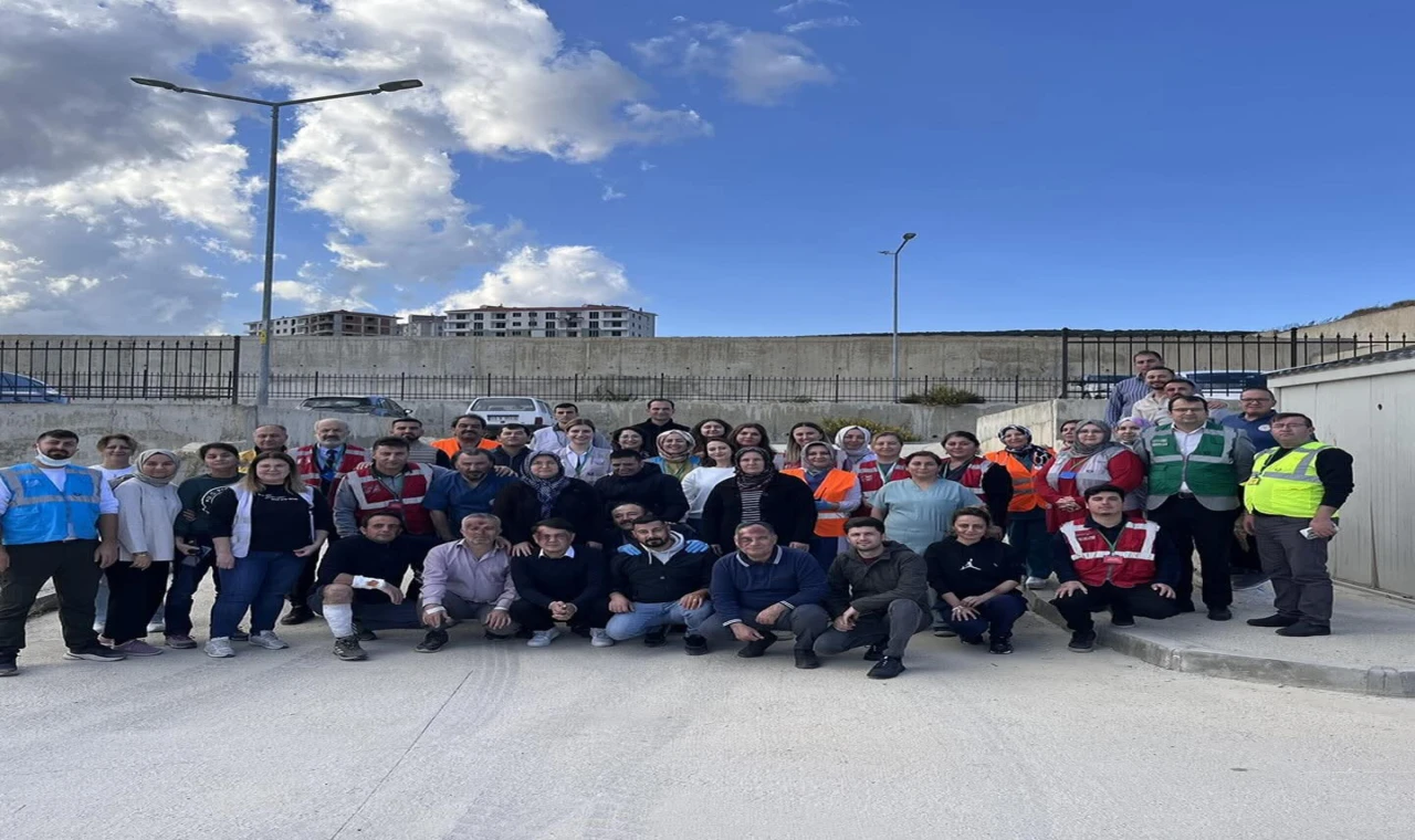 Kula Devlet Hastanesi Afet Hazırlığını Deprem Tatbikatıyla Güçlendirdi