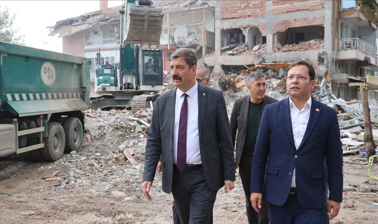 Kula’dan Sındırgı’ya Dayanışma Ziyareti