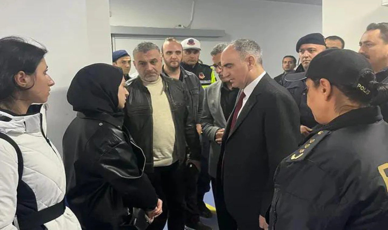 Manisa Valisi Özkan’dan yaralı polis memuruna hastane ziyareti