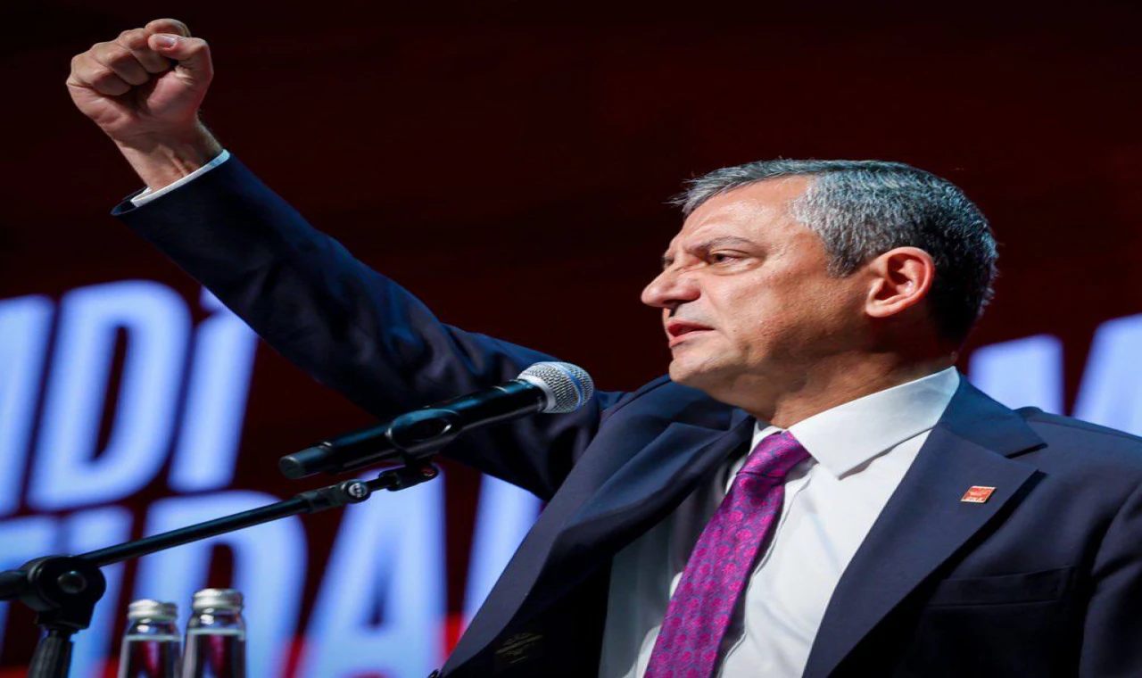 Özgür Özel 4. kez CHP Genel Başkanı seçildi