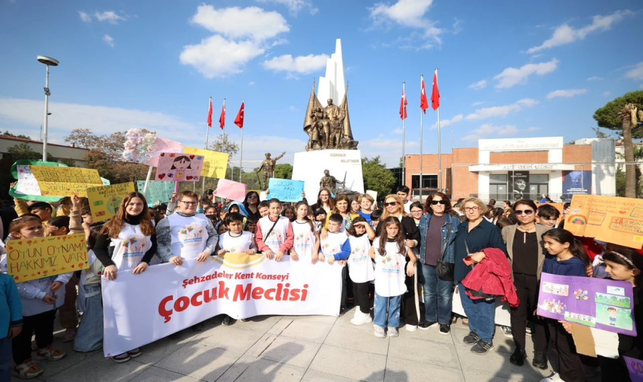 ŞEHZADELERDE ÇOCUKLAR HAKLARI İÇİN YÜRÜDÜ
