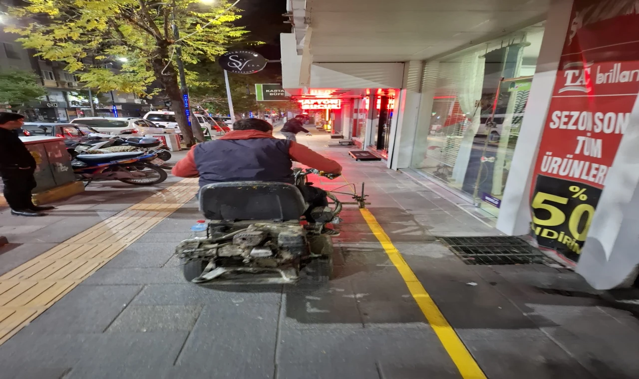 Soma’da Kaldırım İşgallerine Karşı “Sarı Şerit” Uygulaması Devrede