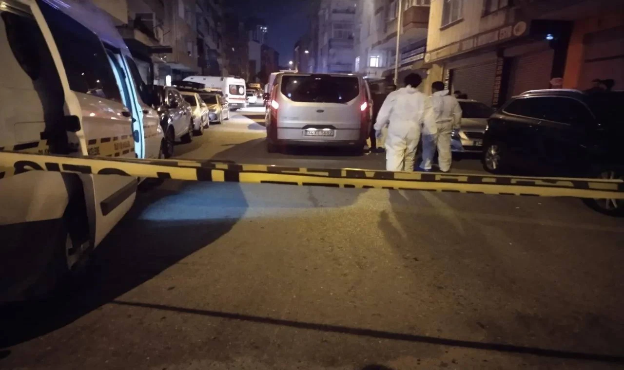 Ümraniye’de baba oğlunu ve kardeşini bıçakladı