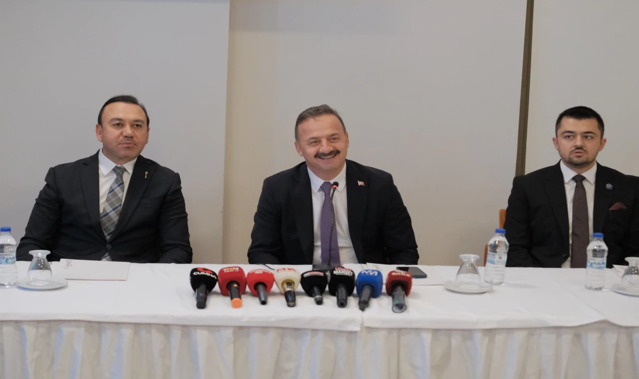 Yavuz Ağıralioğlu Manisa’da Konuştu! ‘Terör Örgütü Meclis’e Davet Ediliyor, Belediye Başkanları İçeride