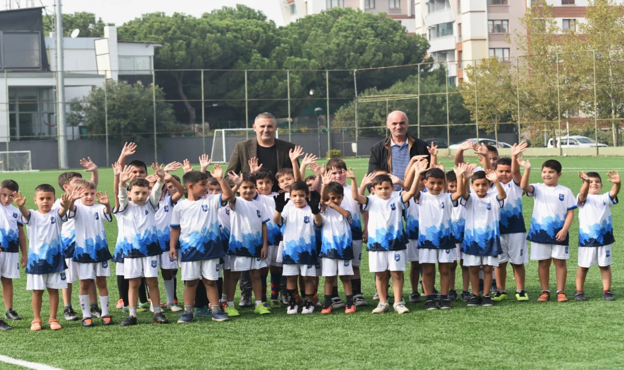 YUNUSEMRE BELEDİYESPOR FUTBOL ALTYAPI SEÇMELERİNE YOĞUN İLGİ