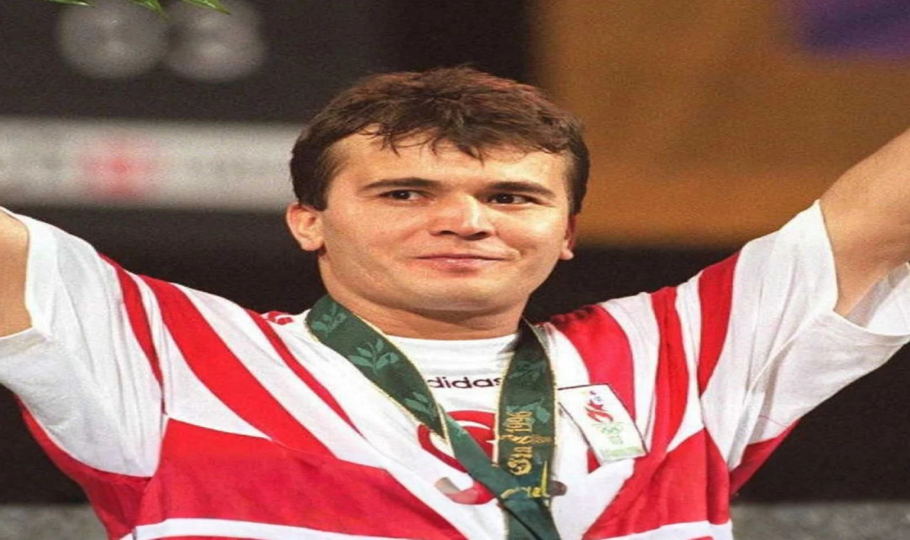 39 Yıl Önce Bugün, Naim Süleymanoğlu Türk Vatandaşlığına Geçti