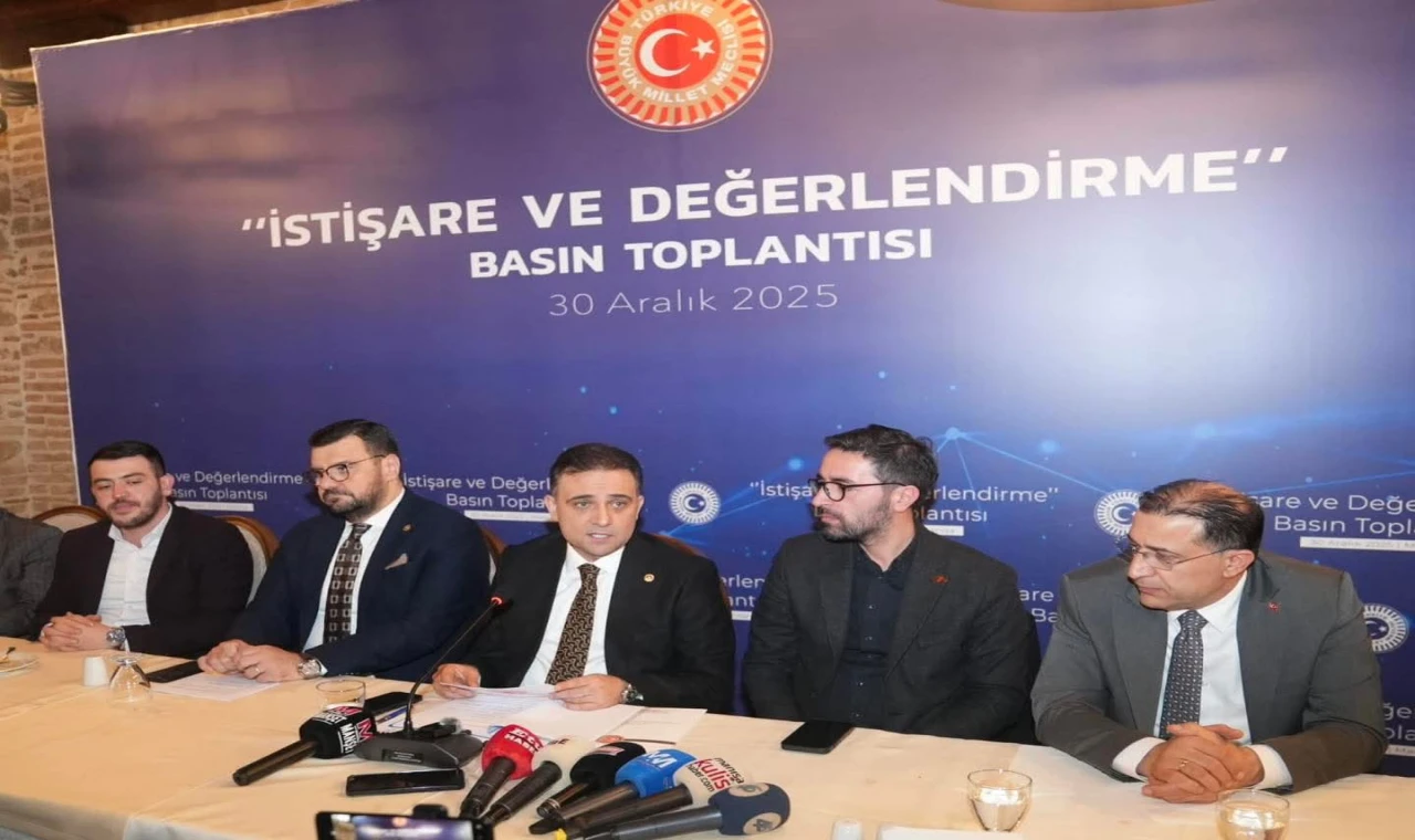 AK Parti Manisa’da İstişare ve Değerlendirme Toplantısı Düzenledi