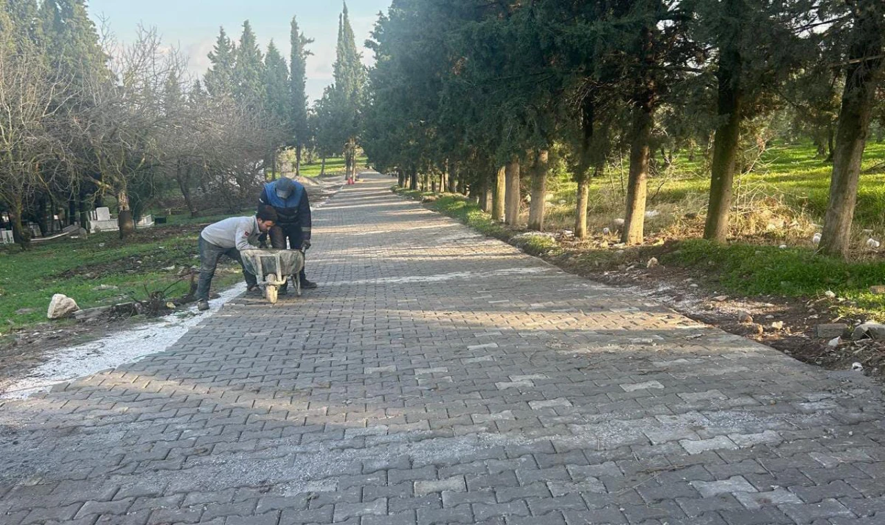 Akhisar Kırsal Mezarlıklarında Düzenleme Çalışmaları Takdir Topladı