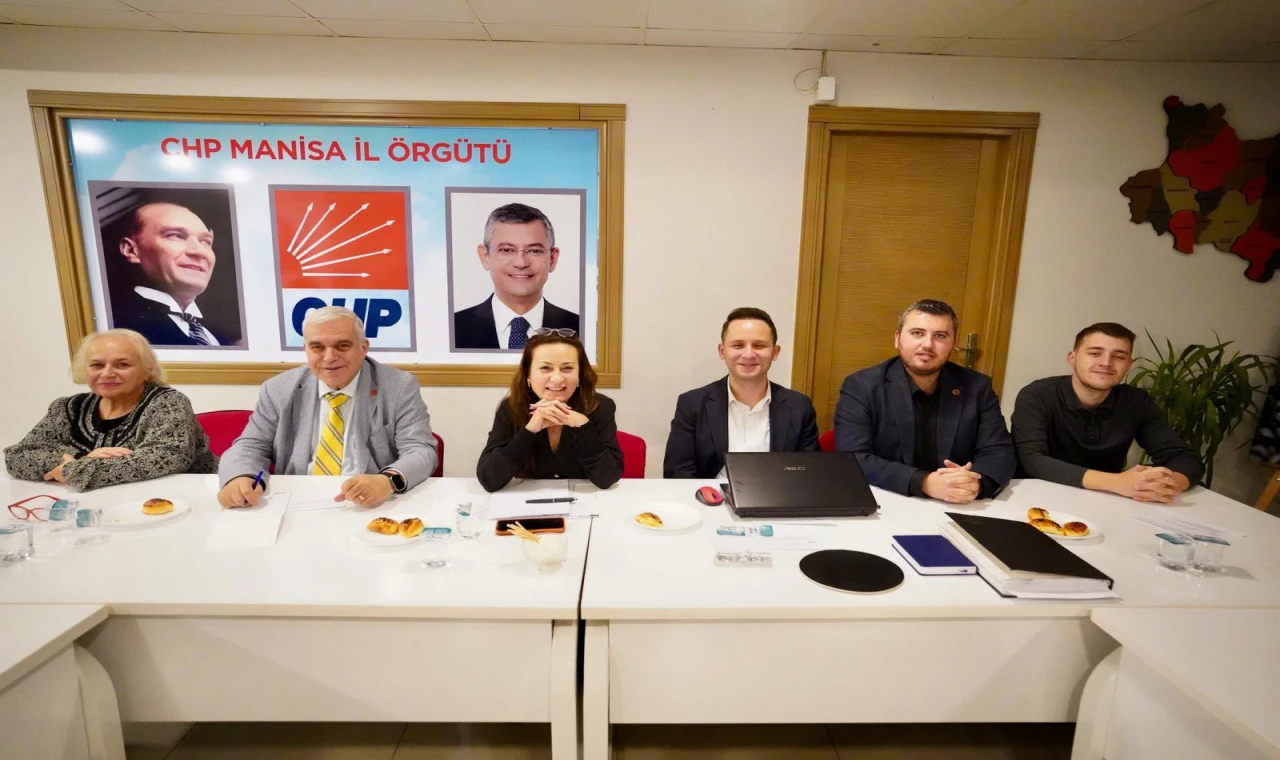 BAŞKAN ÖZALPER’DEN “HEM MANİSA’DA HEM TÜRKİYE’DE İKTİDAR” VURGUSU