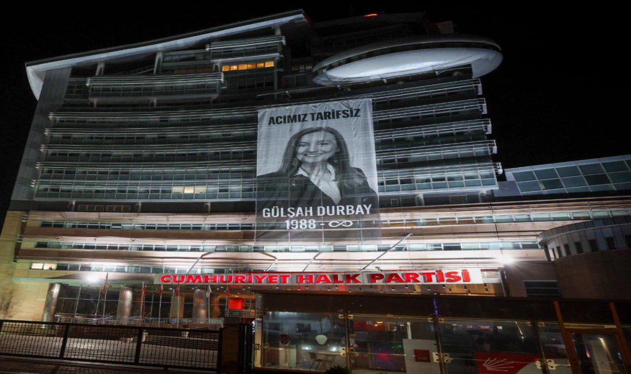 Gülşah Durbay’ın Fotoğrafı CHP Genel Merkezi’ne Asıldı: “Acımız Tarif Edilemez”