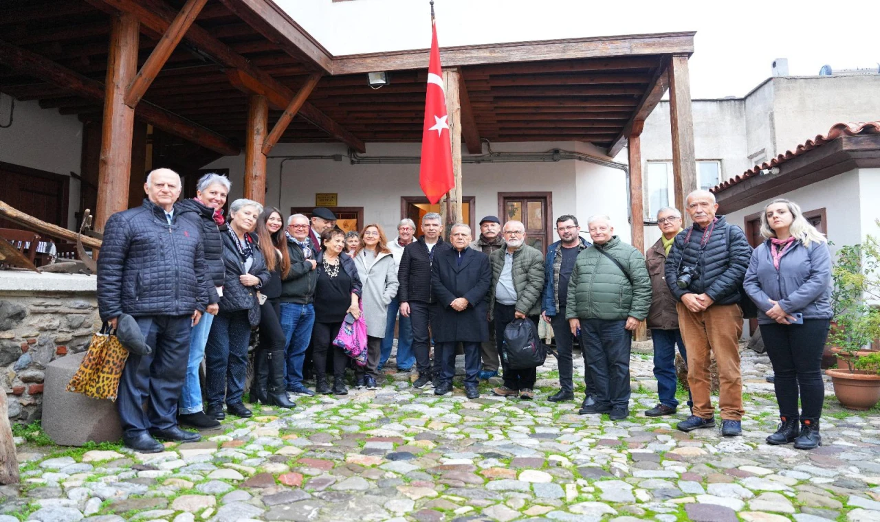 İzmir'den gelen 32 Kişilik Heyet, Başkan Sercan Okur Eşliğinde Soma'nın Tarihini Keşfetti